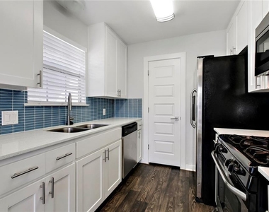 6205 Hyside Dr - Photo Thumbnail 3
