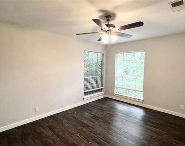 6205 Hyside Dr - Photo Thumbnail 4
