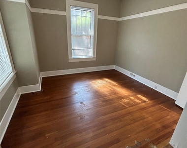 1115 W 22 1/2 St - Photo Thumbnail 7