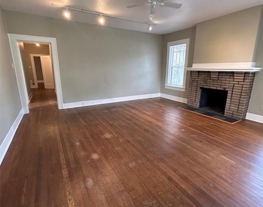 1115 W 22 1/2 St - Photo Thumbnail 4