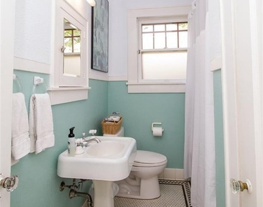1115 W 22 1/2 St - Photo Thumbnail 12