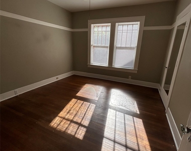 1115 W 22 1/2 St - Photo Thumbnail 11
