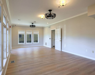 504 E Church Street - Photo Thumbnail 9