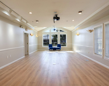 504 E Church Street - Photo Thumbnail 7