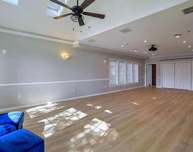 504 E Church Street - Photo Thumbnail 8
