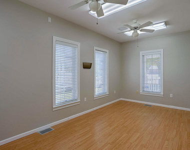 504 E Church Street - Photo Thumbnail 17