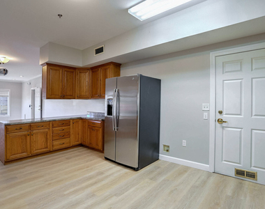 504 E Church Street - Photo Thumbnail 13