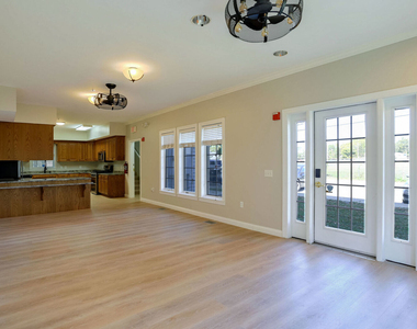504 E Church Street - Photo Thumbnail 11