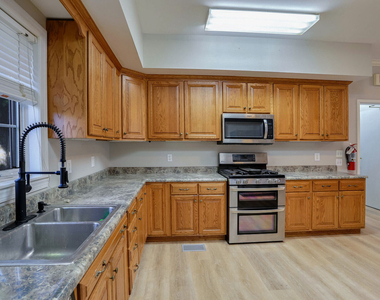 504 E Church Street - Photo Thumbnail 15
