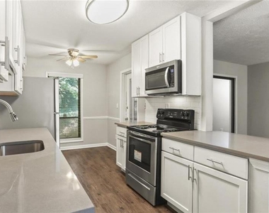 3000 Spring Hill Parkway - Photo Thumbnail 7