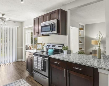 3000 Spring Hill Parkway - Photo Thumbnail 2
