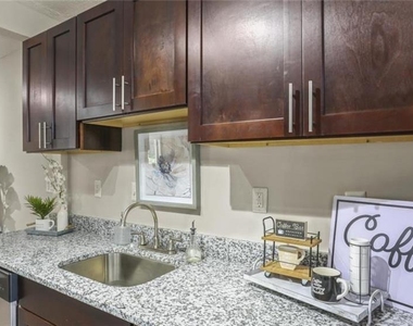 3000 Spring Hill Parkway - Photo Thumbnail 5