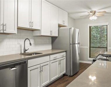 3000 Spring Hill Parkway - Photo Thumbnail 8
