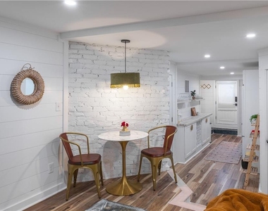 799 Charles Allen Drive Ne - Photo Thumbnail 8