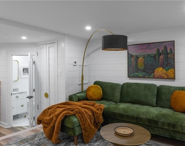 799 Charles Allen Drive Ne - Photo Thumbnail 12