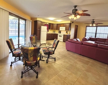 7444 Nw 14th Street - Photo Thumbnail 4