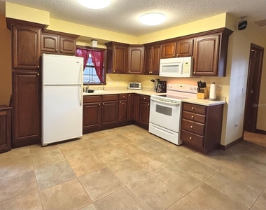 7444 Nw 14th Street - Photo Thumbnail 6