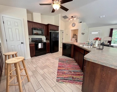 7710 Nw 14th Street - Photo Thumbnail 5