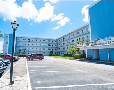 5555 Gulf Boulevard - Photo Thumbnail 18