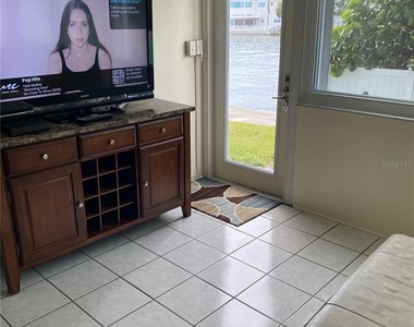 5555 Gulf Boulevard - Photo Thumbnail 8
