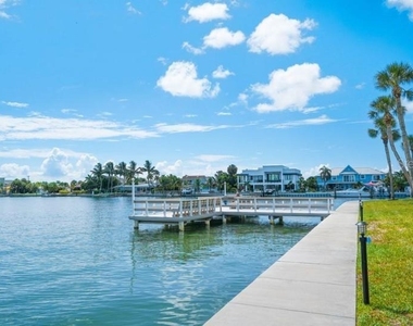 5555 Gulf Boulevard - Photo Thumbnail 25