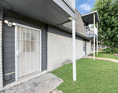 12068 Beechnut Street - Photo Thumbnail 4