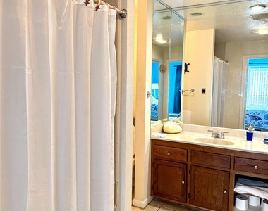 7041 Kingston Cove Lane - Photo Thumbnail 8