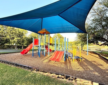 7041 Kingston Cove Lane - Photo Thumbnail 14