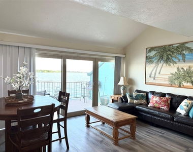 7041 Kingston Cove Lane - Photo Thumbnail 4