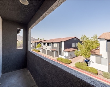 540 W Horizon Ridge Parkway - Photo Thumbnail 7