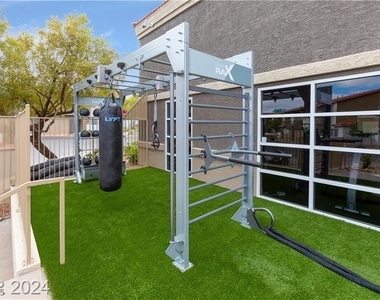 540 W Horizon Ridge Parkway - Photo Thumbnail 12