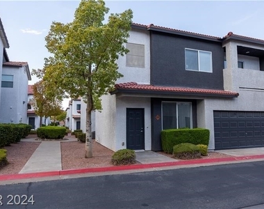 540 W Horizon Ridge Parkway - Photo Thumbnail 8