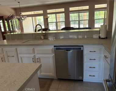 524 Golden West Drive - Photo Thumbnail 4