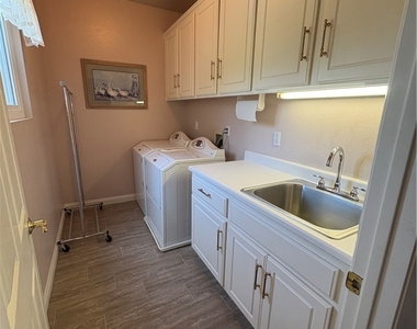 524 Golden West Drive - Photo Thumbnail 13