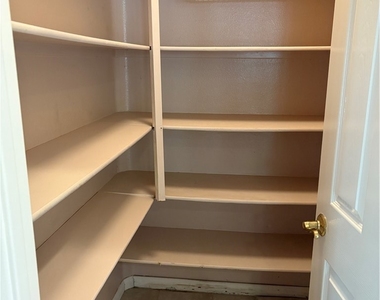 524 Golden West Drive - Photo Thumbnail 10