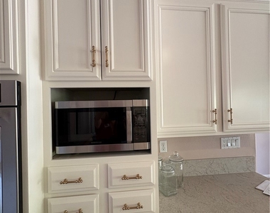 524 Golden West Drive - Photo Thumbnail 8