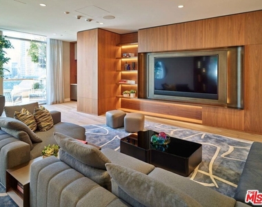 151 S Olive Street - Photo Thumbnail 4