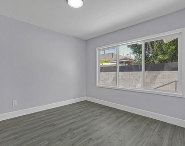 1256 Exposition Boulevard - Photo Thumbnail 15