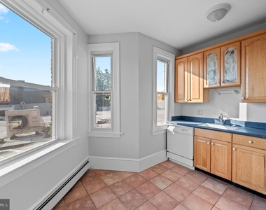 834 W Lancaster Avenue - Photo Thumbnail 2