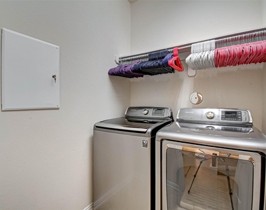 8219 Peppervine Court - Photo Thumbnail 21