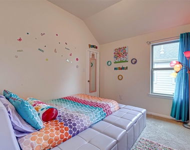 8219 Peppervine Court - Photo Thumbnail 32
