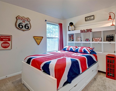 8219 Peppervine Court - Photo Thumbnail 34