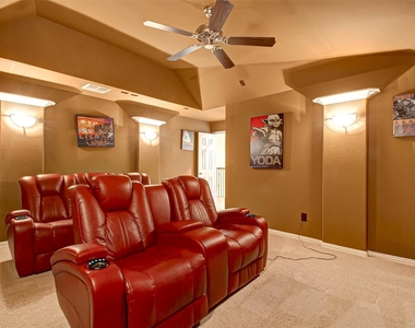 8219 Peppervine Court - Photo Thumbnail 37