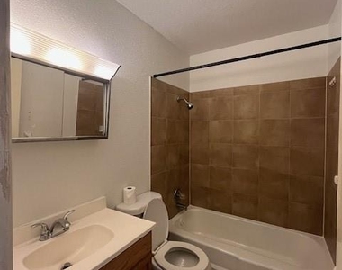 6201 Ranchester Drive - Photo Thumbnail 10