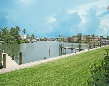 1910 Gulf Shore Boulevard N - Photo Thumbnail 15