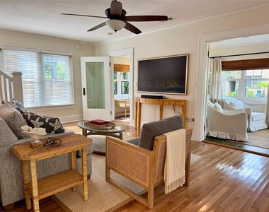 221 13th Avenue Ne - Photo Thumbnail 8
