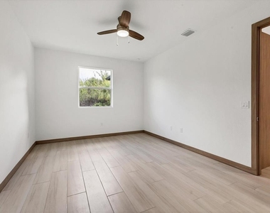 405 Sunset Road N - Photo Thumbnail 23