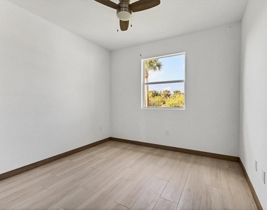 405 Sunset Road N - Photo Thumbnail 17