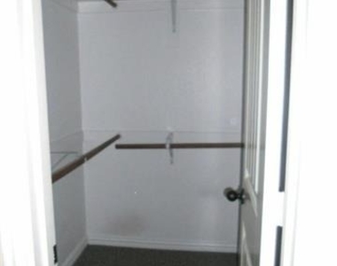 2418 W Prairie Street - Photo Thumbnail 10
