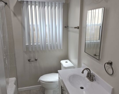 5472 Edgewood Place - Photo Thumbnail 5